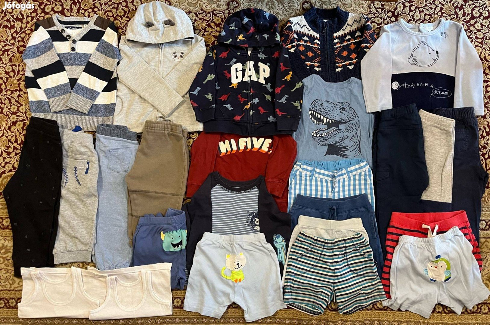 Ruhacsomag 1-2 éves kisfiúnak