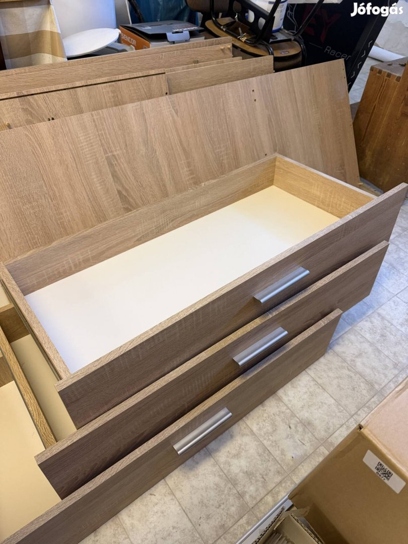 Ruhásszekrény fiókokkal