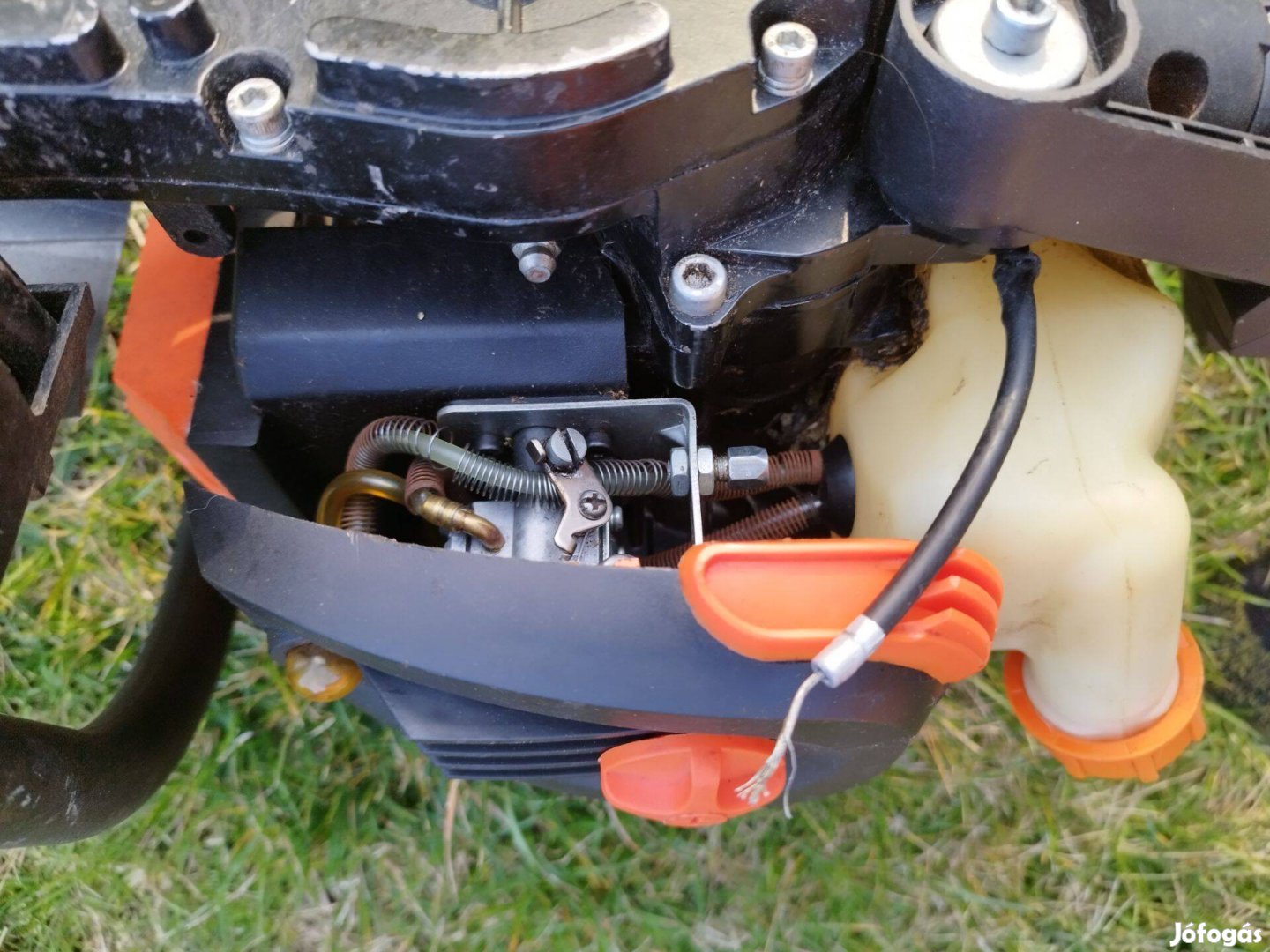 Ruris F555 sövényvágó 75cm benzin - kis hibával