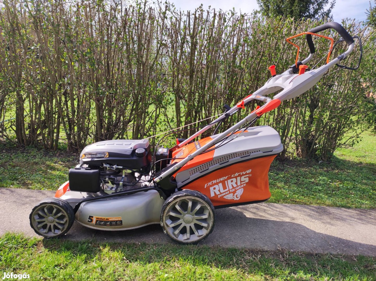 Ruris önjáró fűnyíró eladó!