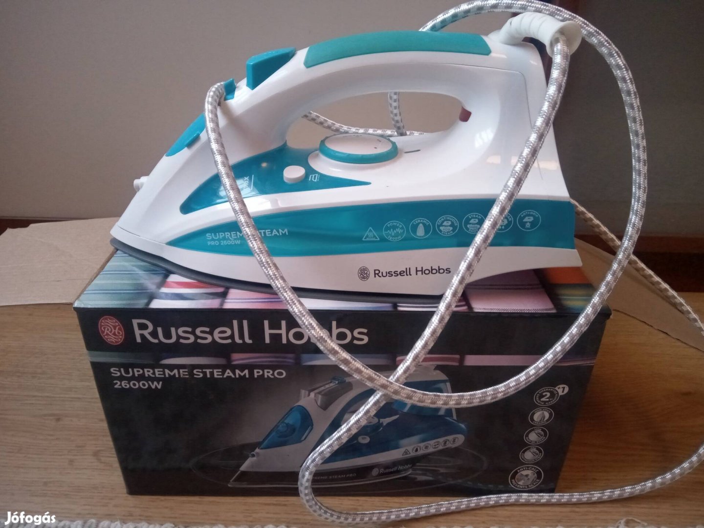Russell Hobbs Supreme Steam Pro 2600W- Gőzölgős vasaló