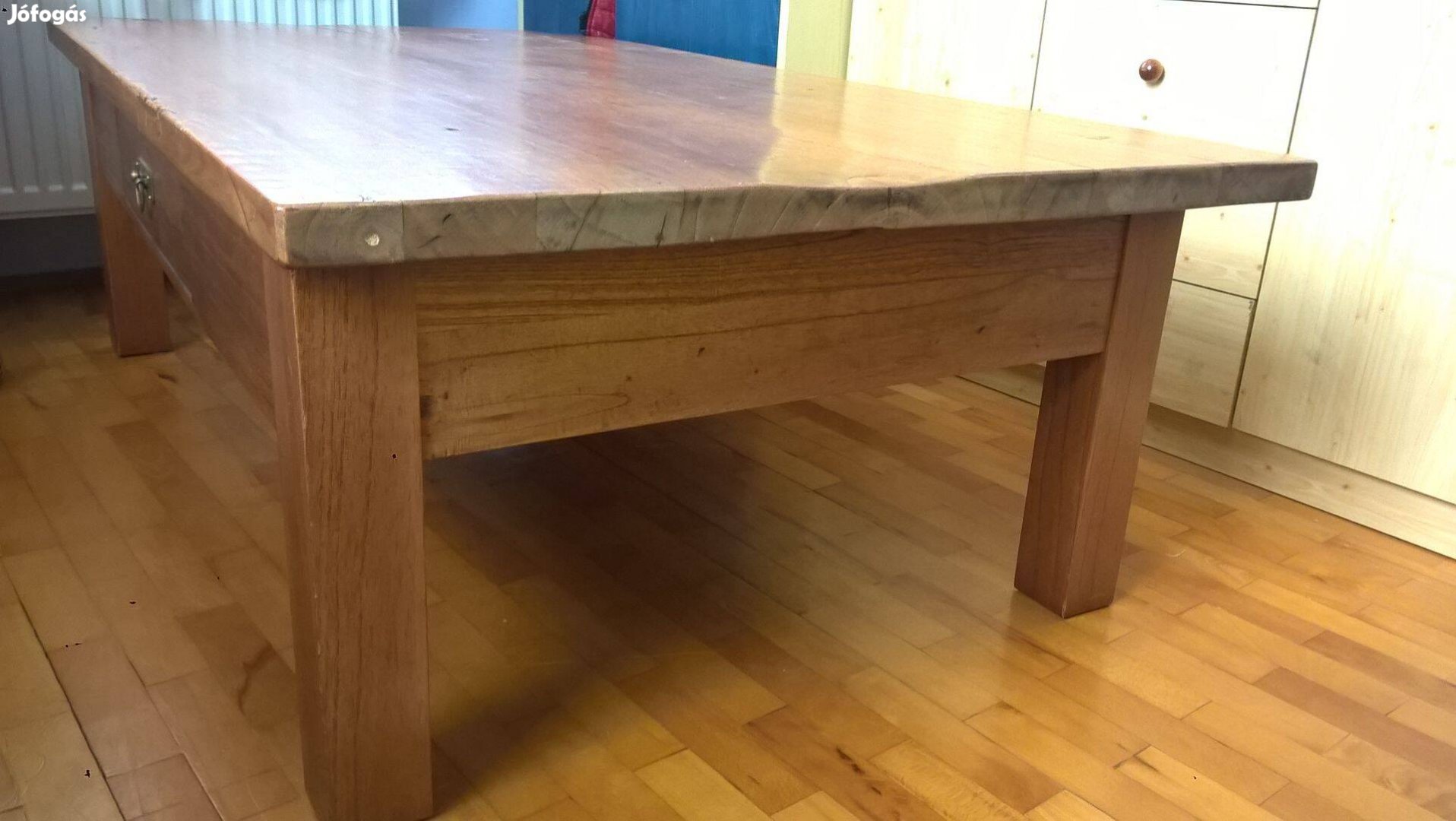 Rusztikus tölgy dohányzó asztal