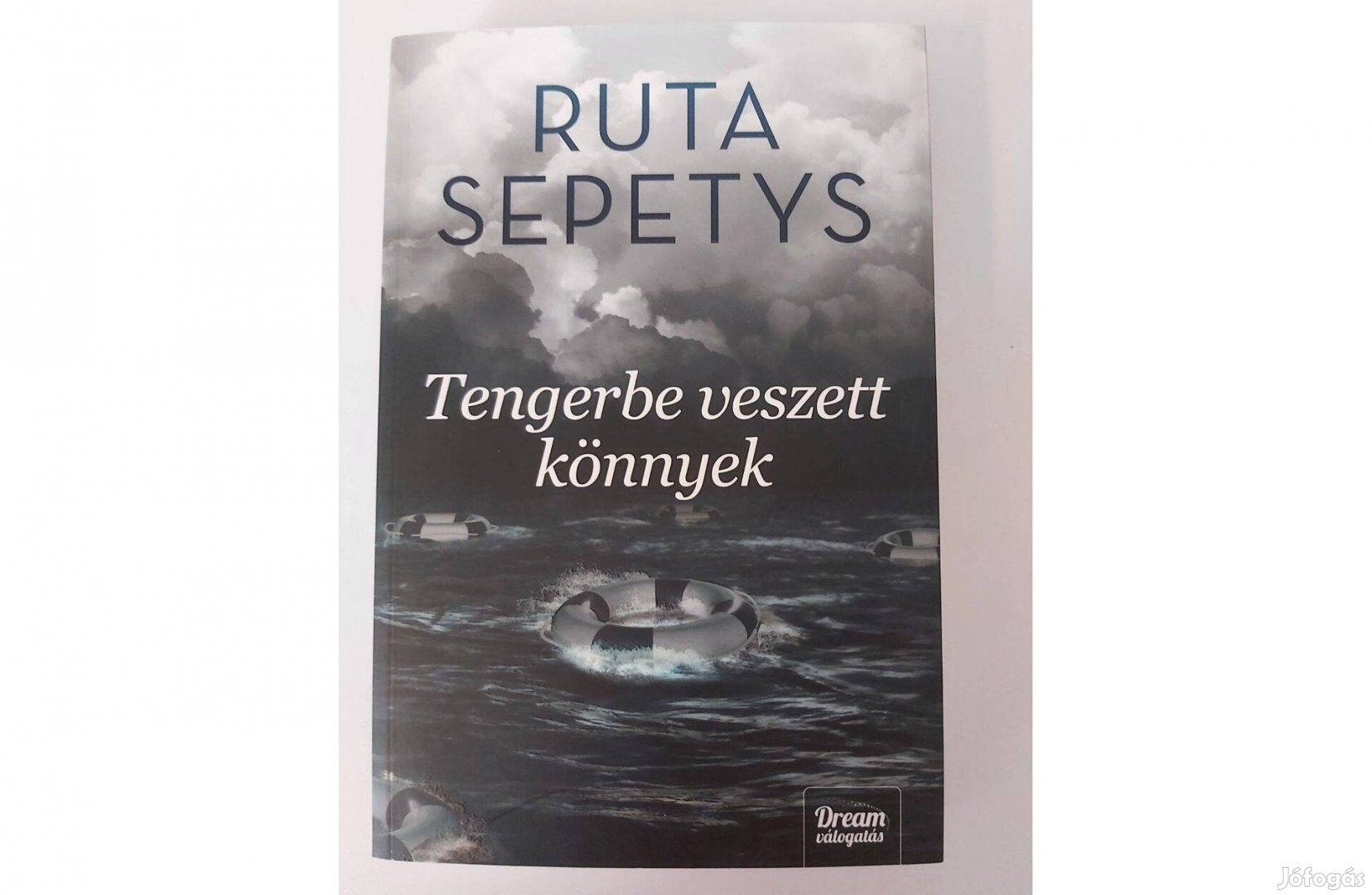 Ruta Sepetys: Tengerbe veszett könnyek