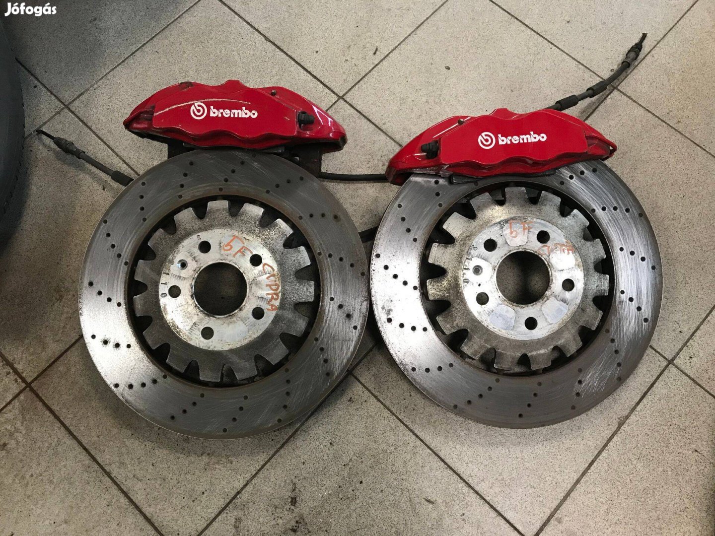 SEAT Leon 5F 2,0 TSI Cupra_első Brembo fék szett