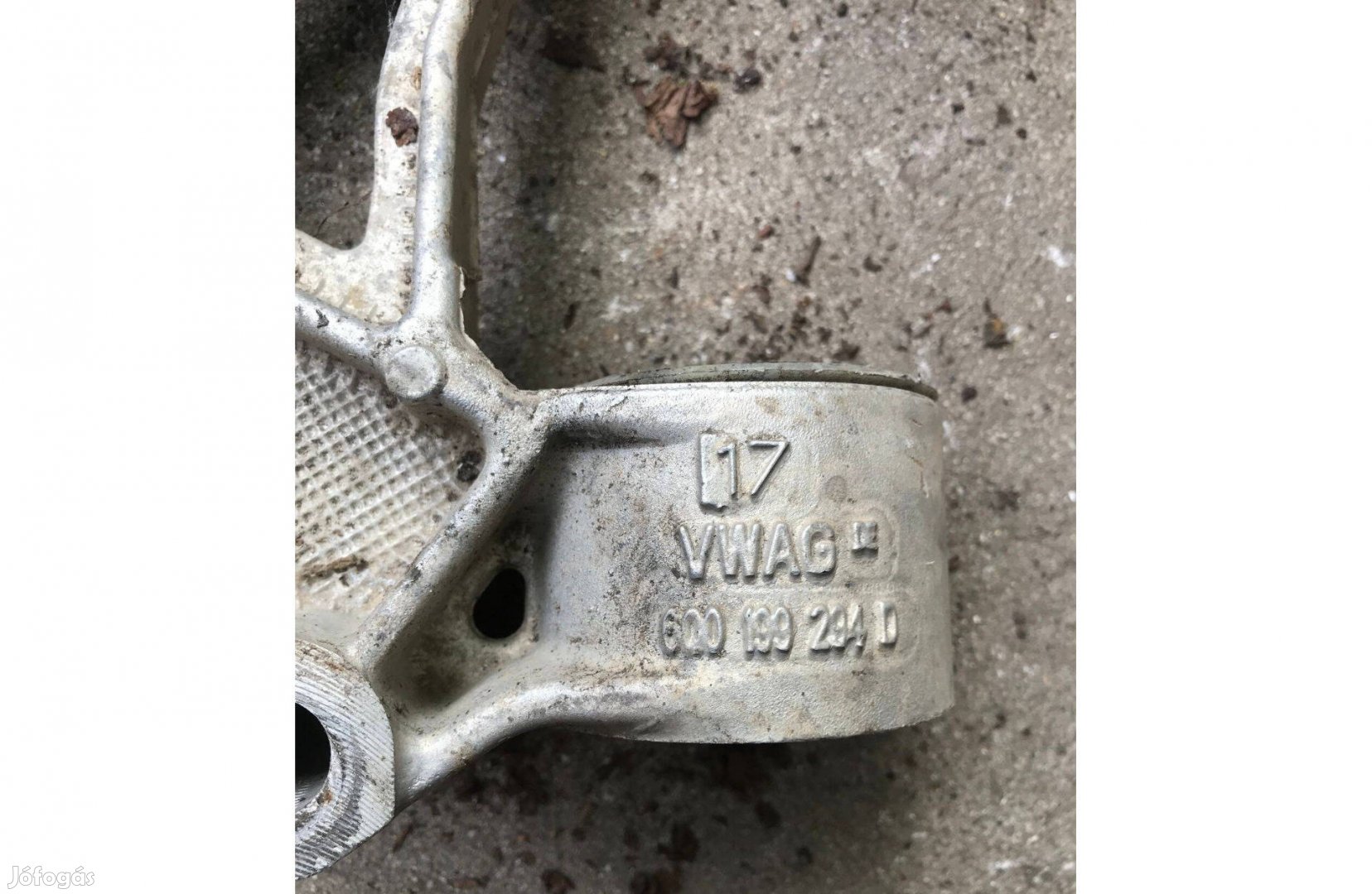 SEAT Leon 5F - jobb első lengőkar tartó konzol 6Q0 199 294 D