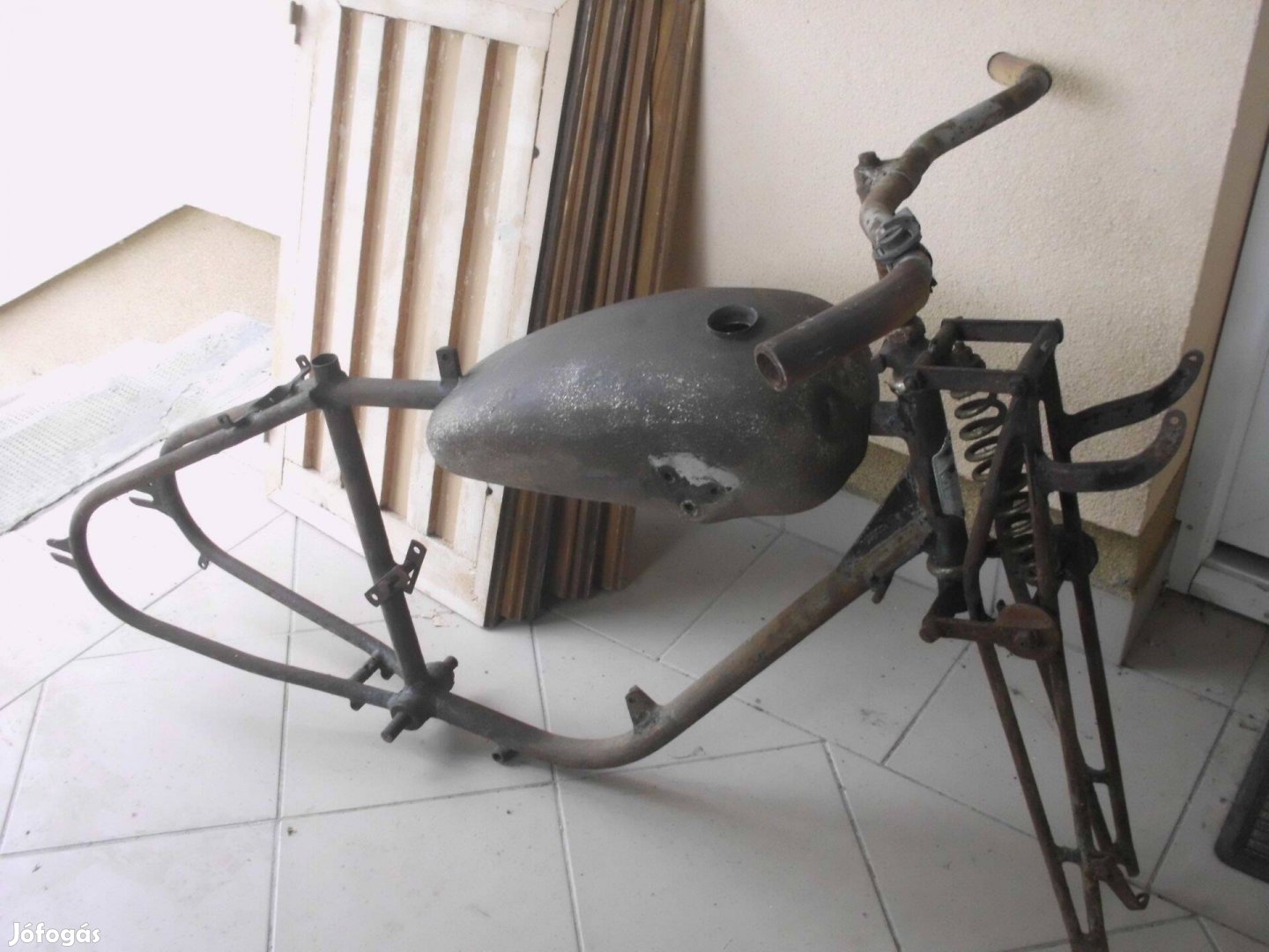SHB motorkerékpár maradvány , építőkészlet