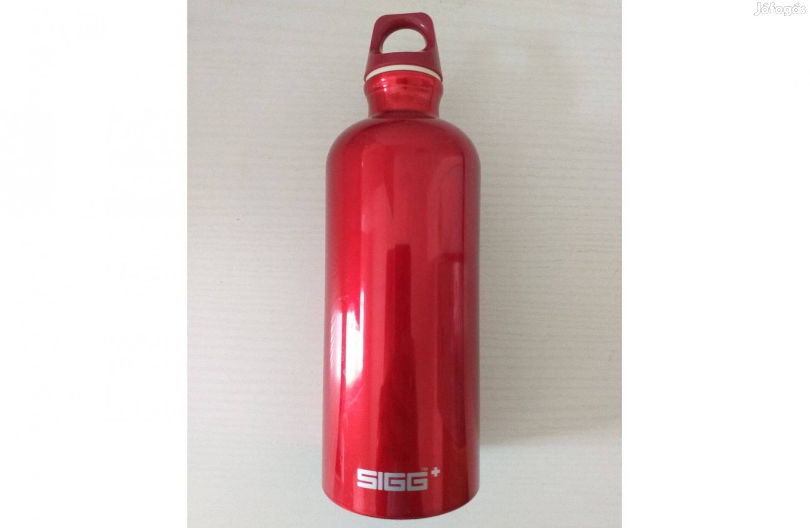 SIGG Traveller Red 0,6 literes svájci kulacs