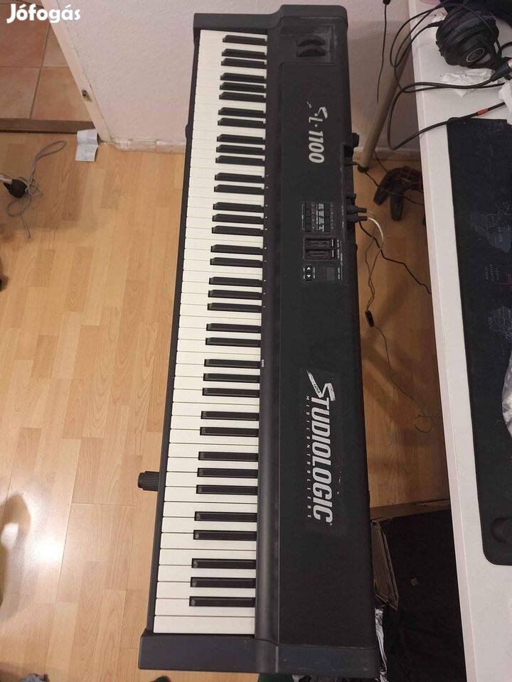 SL1100 studiologic midi billentyűzet