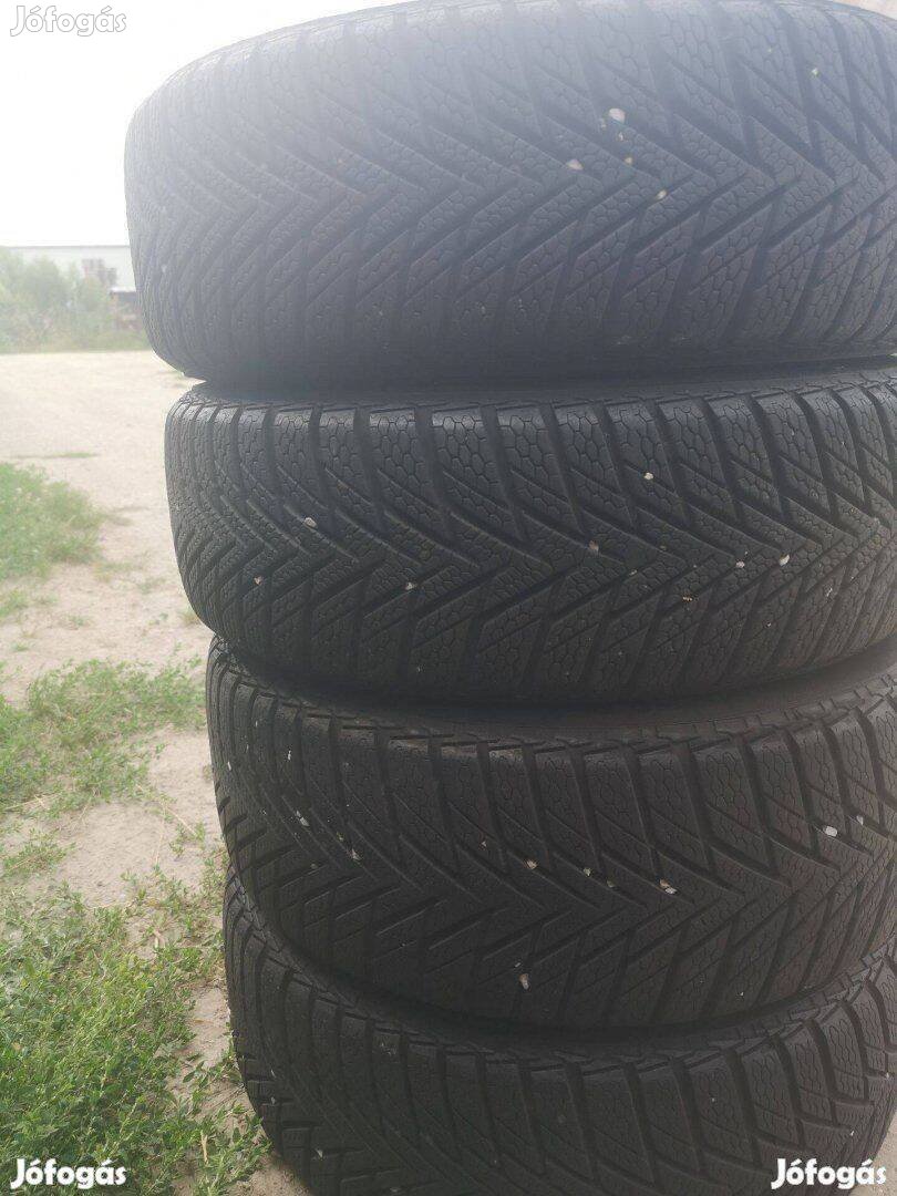 SMART téligumik 175/55 195/50R15 Continental