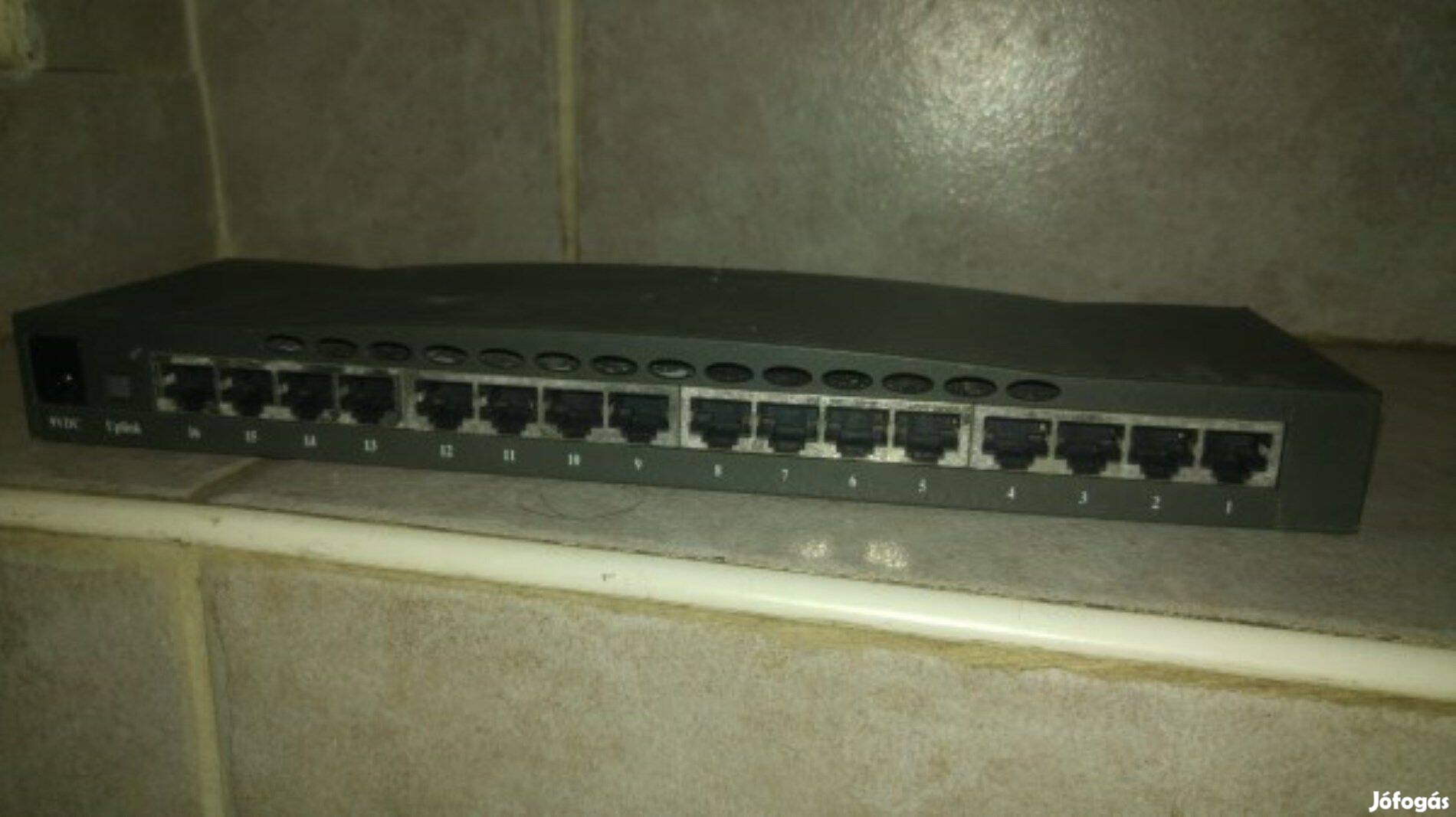 SMC EZ6516TX 16-Port 10/100Mbps switch