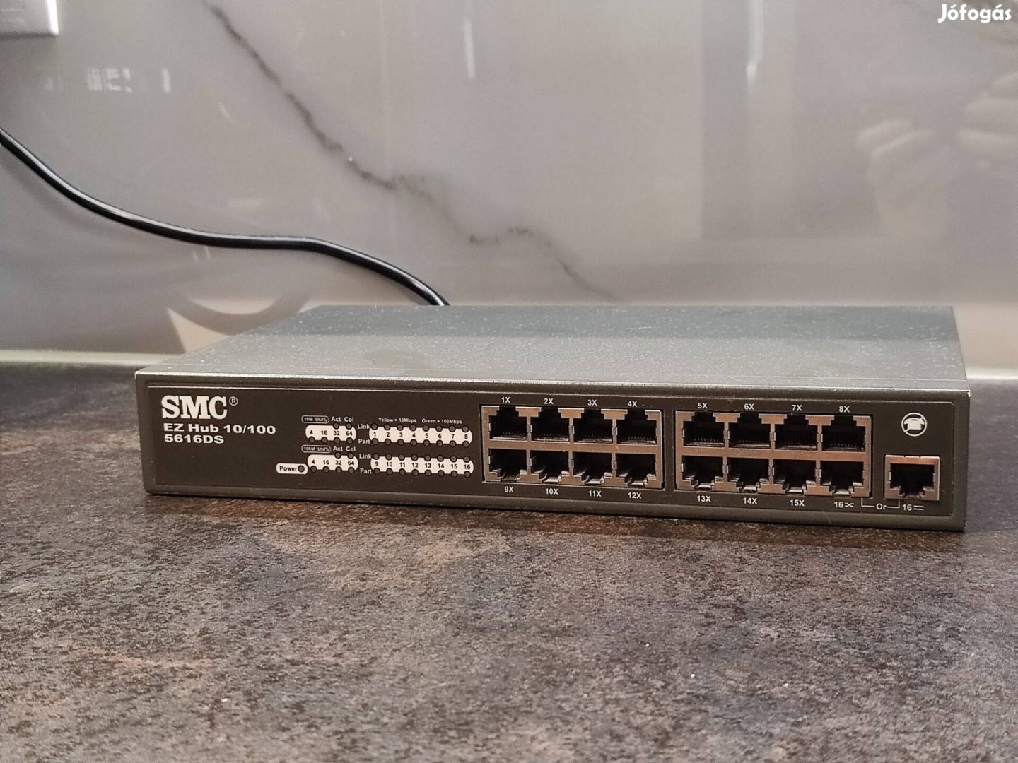 SMC EZ Hub 10100 5616DS 16 portos Ethernet Switch Elosztó