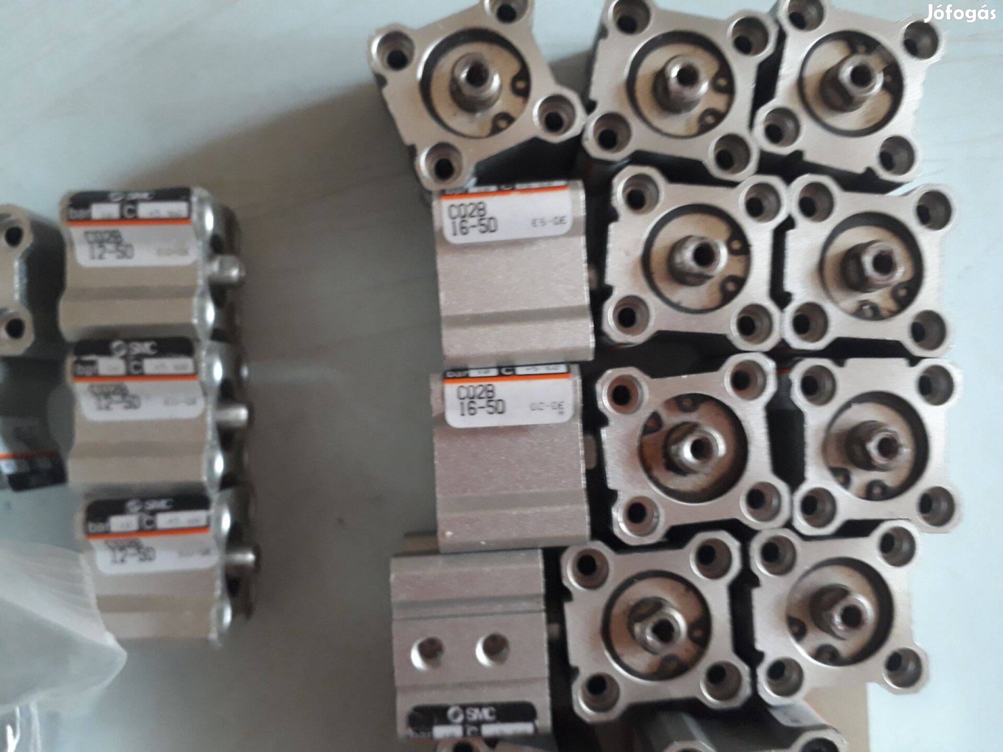 SMC pneumatikus henger CQ2B16-5D + CQ2B12-5D