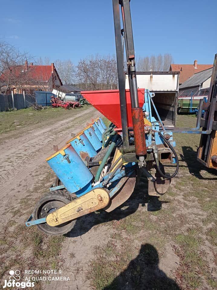 SPC 6 soros, kukorica, napraforgó vetőgép, MTZ traktor után