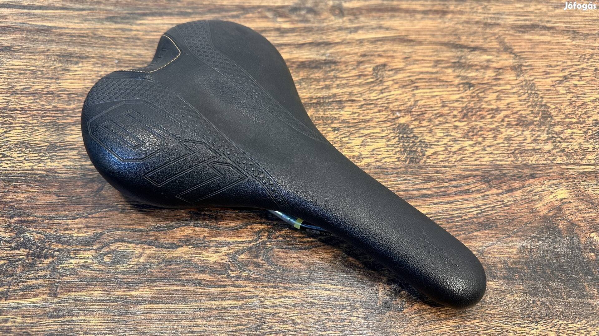 SQ lab titanium palcás nyereg ülés 