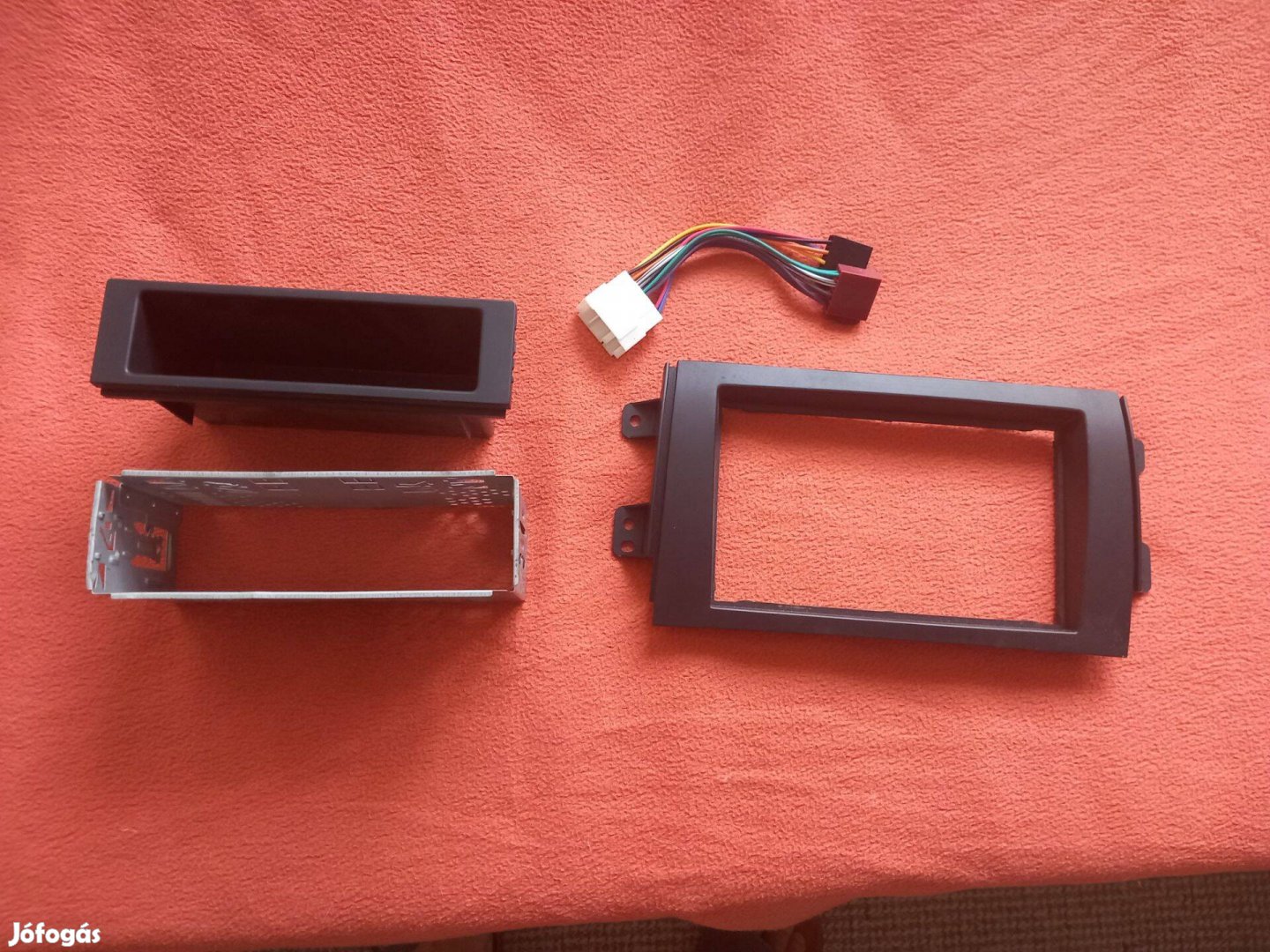 SX4 rádió beépítő keret