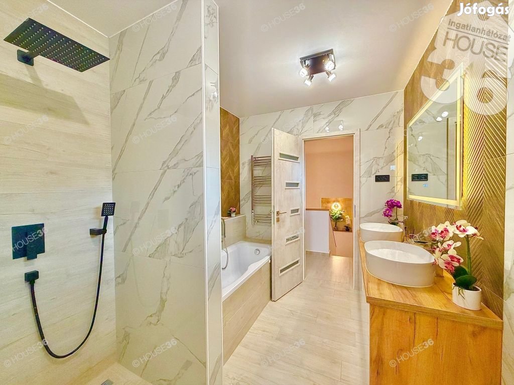 SZERELEM ELSŐ LÁTÁSRA