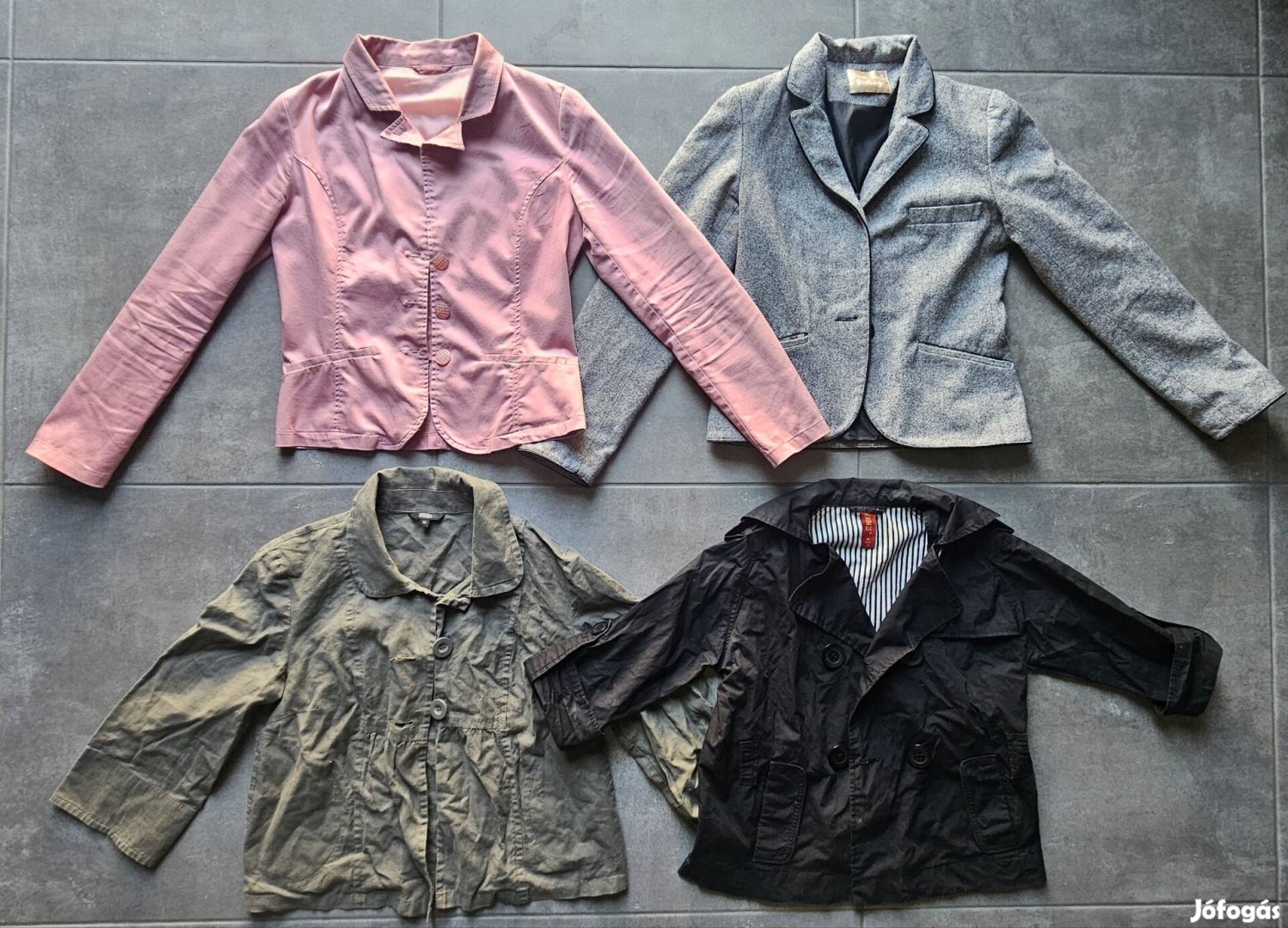 S-es, ill. M-es blézer. Darabár.