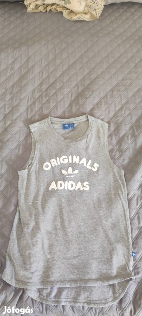 S es gyönyörű Adidas póló olcsón eladó 