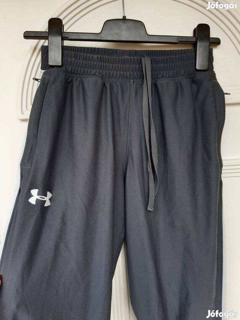 S-es szürke Under Armour férfi szabadidő nadrág