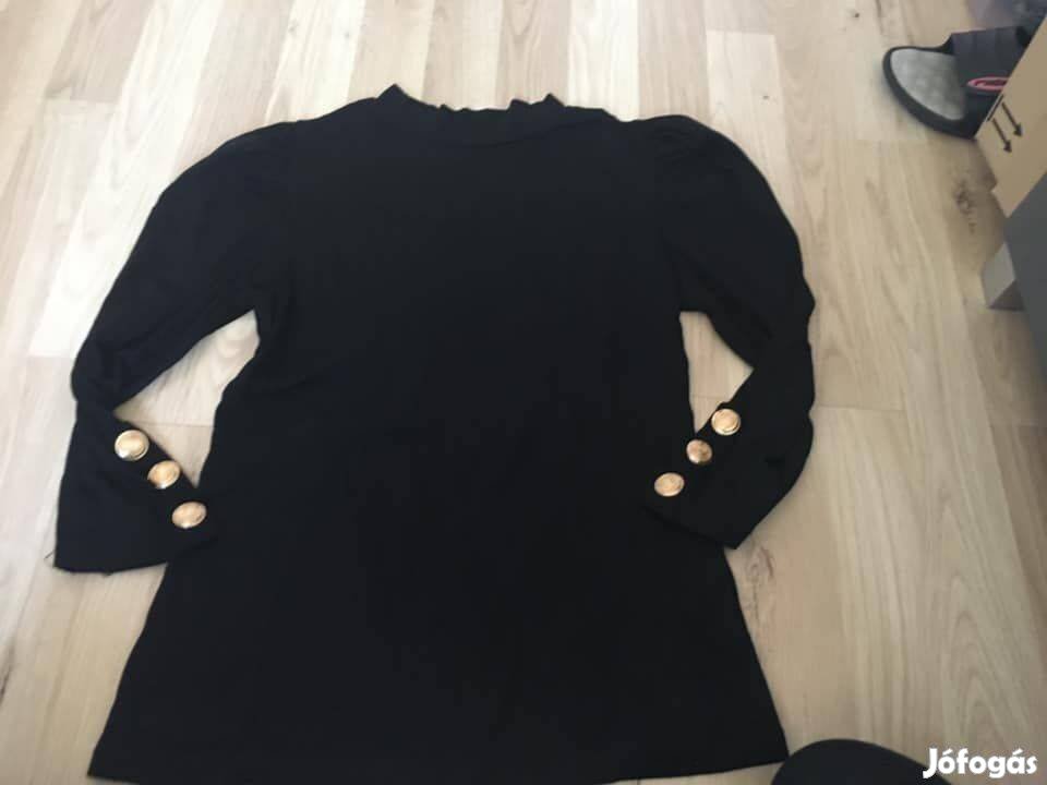 S-m női fekete pulóver garbós arany gombos