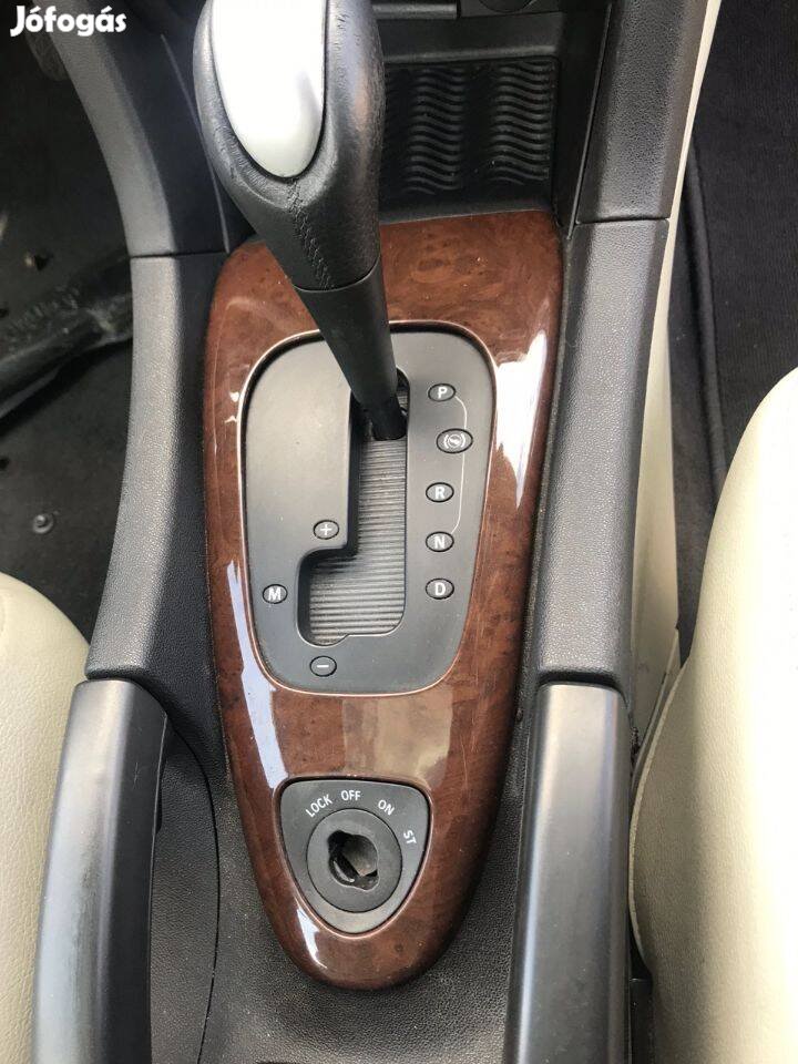 Saab 9.3 04'-11" fabetétek, ajtókárpit , kesztyűtartó