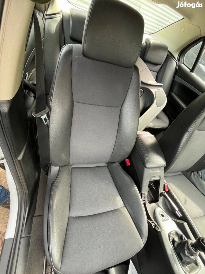 Saab 9.3 SS Fekete Bőr-szövet ülesszett, nem fűthető