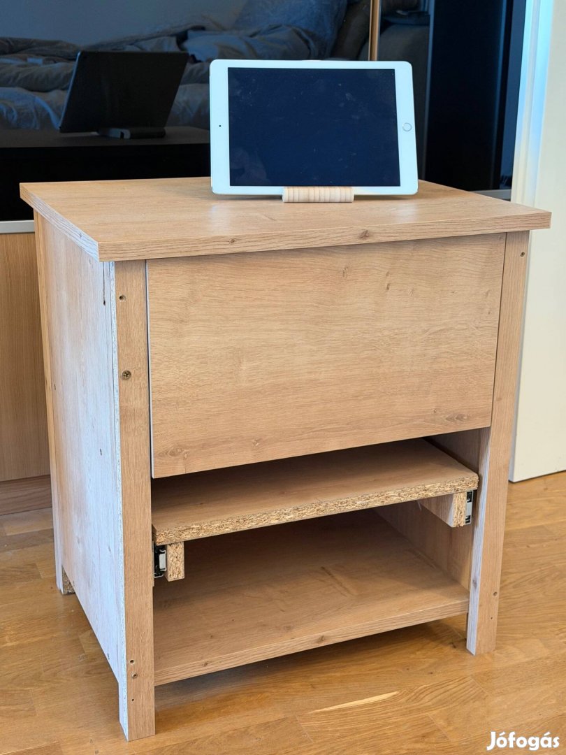 Saját készítésű éjjeli szekrény