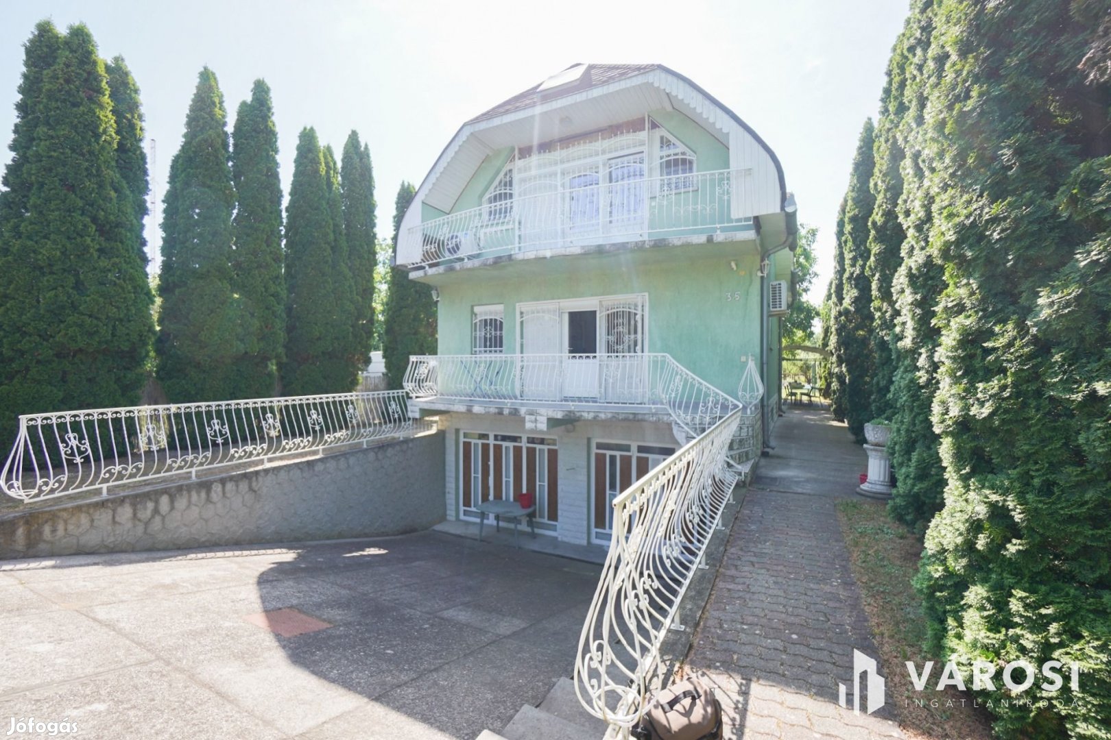 Saját szállodát vagy méretes családi ház érdekelné Siófokon?