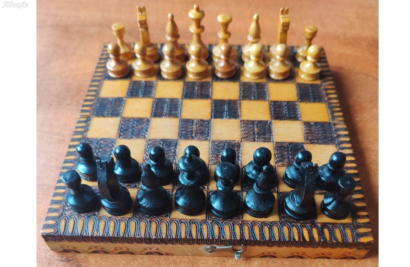 Sakk, fa sakk készlet kitűnő, hiánytalan állapotban 17 x 17 cm eladó