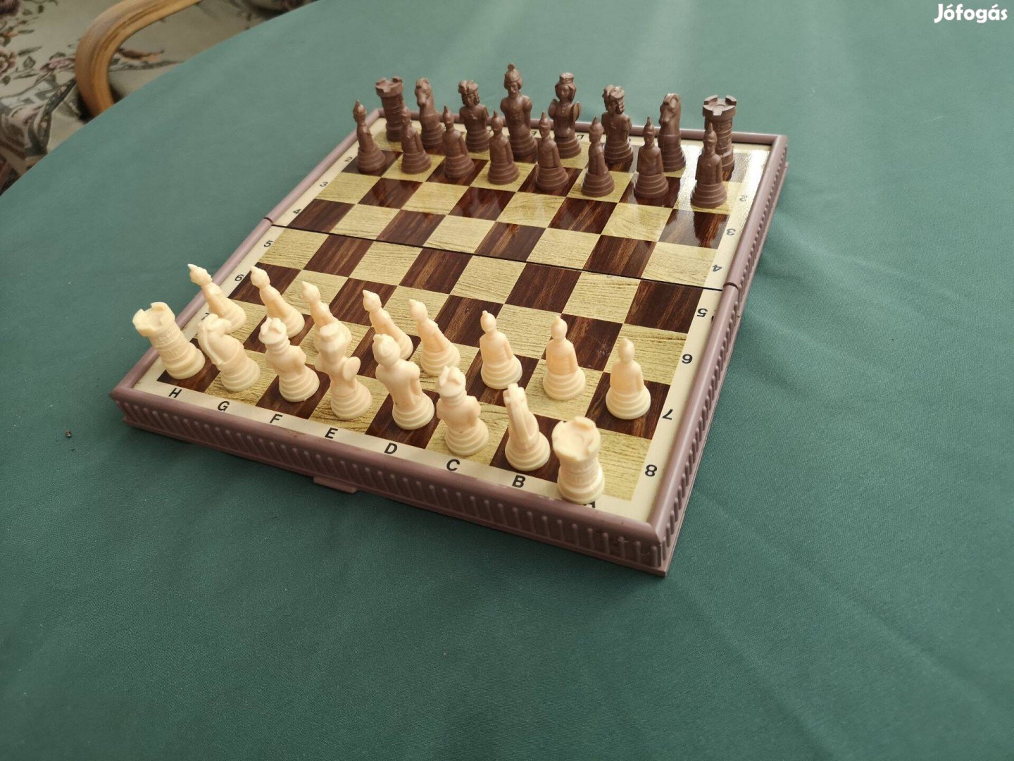 Sakkészlet, mágneses figurákkal