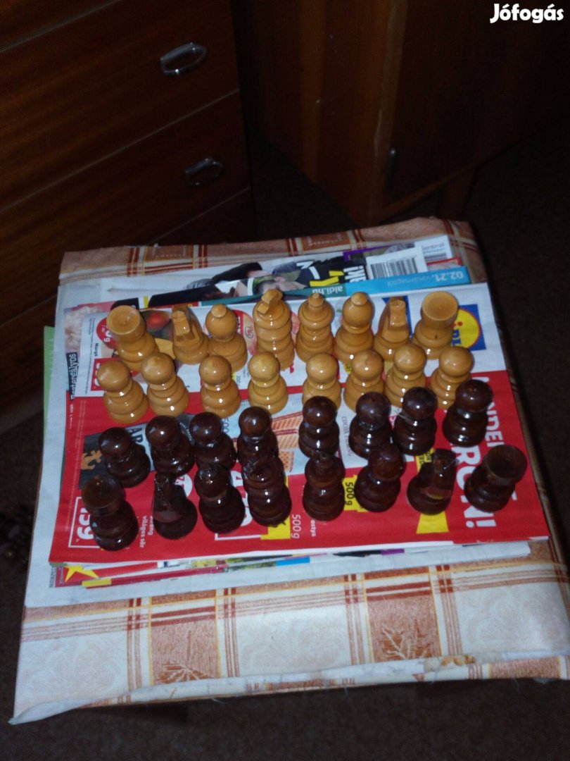 Sakkfigurák (használt) eladók!