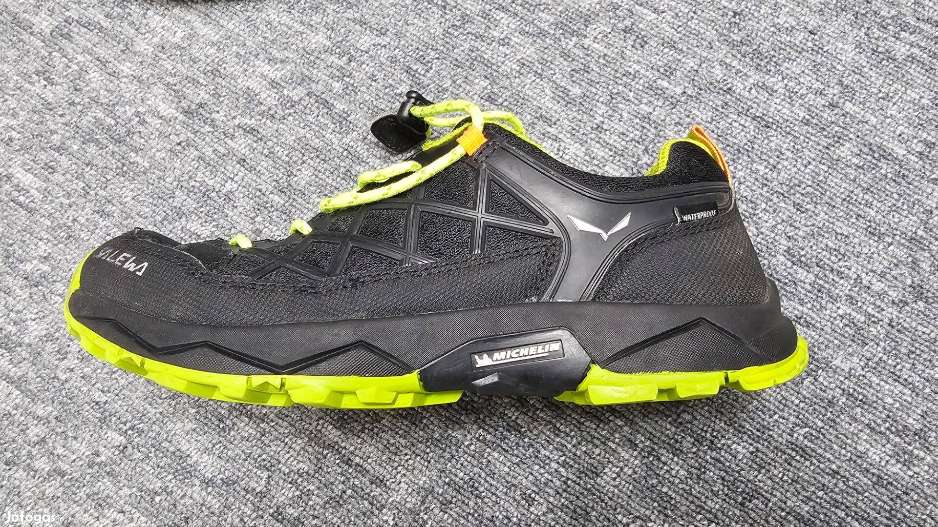 Salewa Wildfire Wp gyermek túracipő 36 fekete/sárga