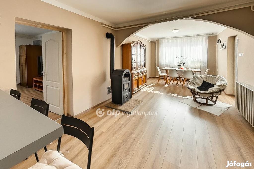 Salgótarjáni 105 nm-es ház eladó