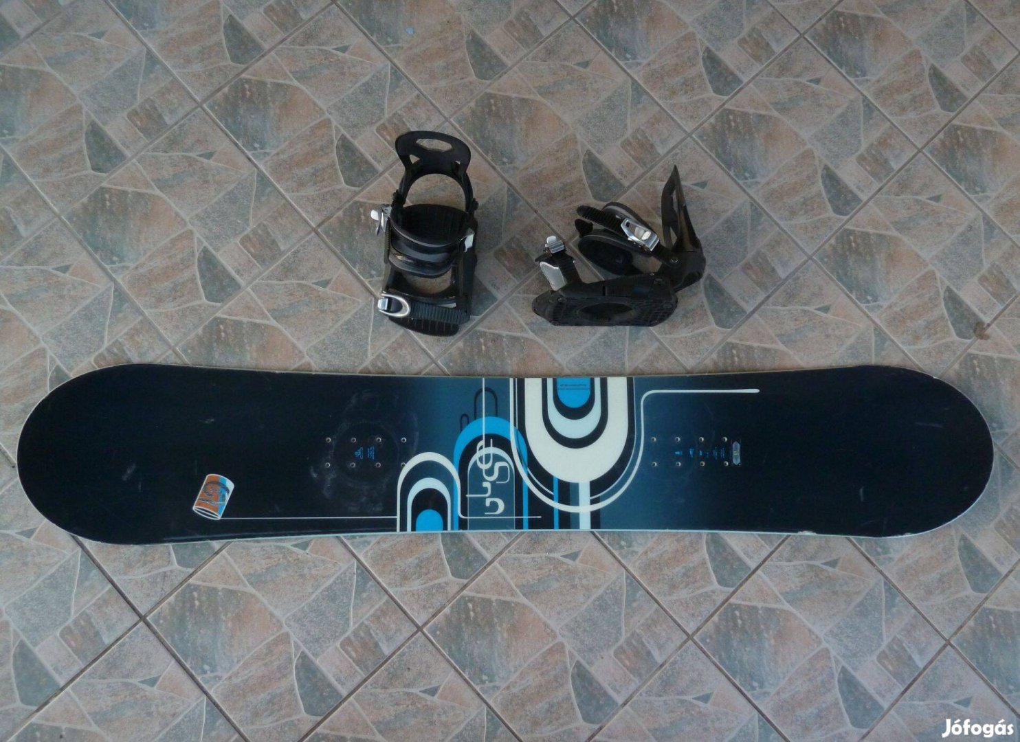 Salomon Pulse snowboard lap kötés újszerű állapotban eladó.Lap: (156