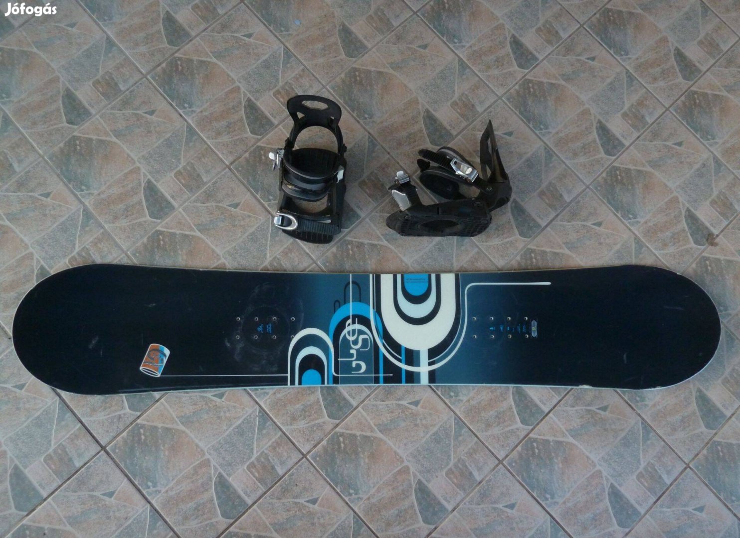 Salomon Pulse snowboard lap kötés újszerű állapotban eladó.Lap: (156c