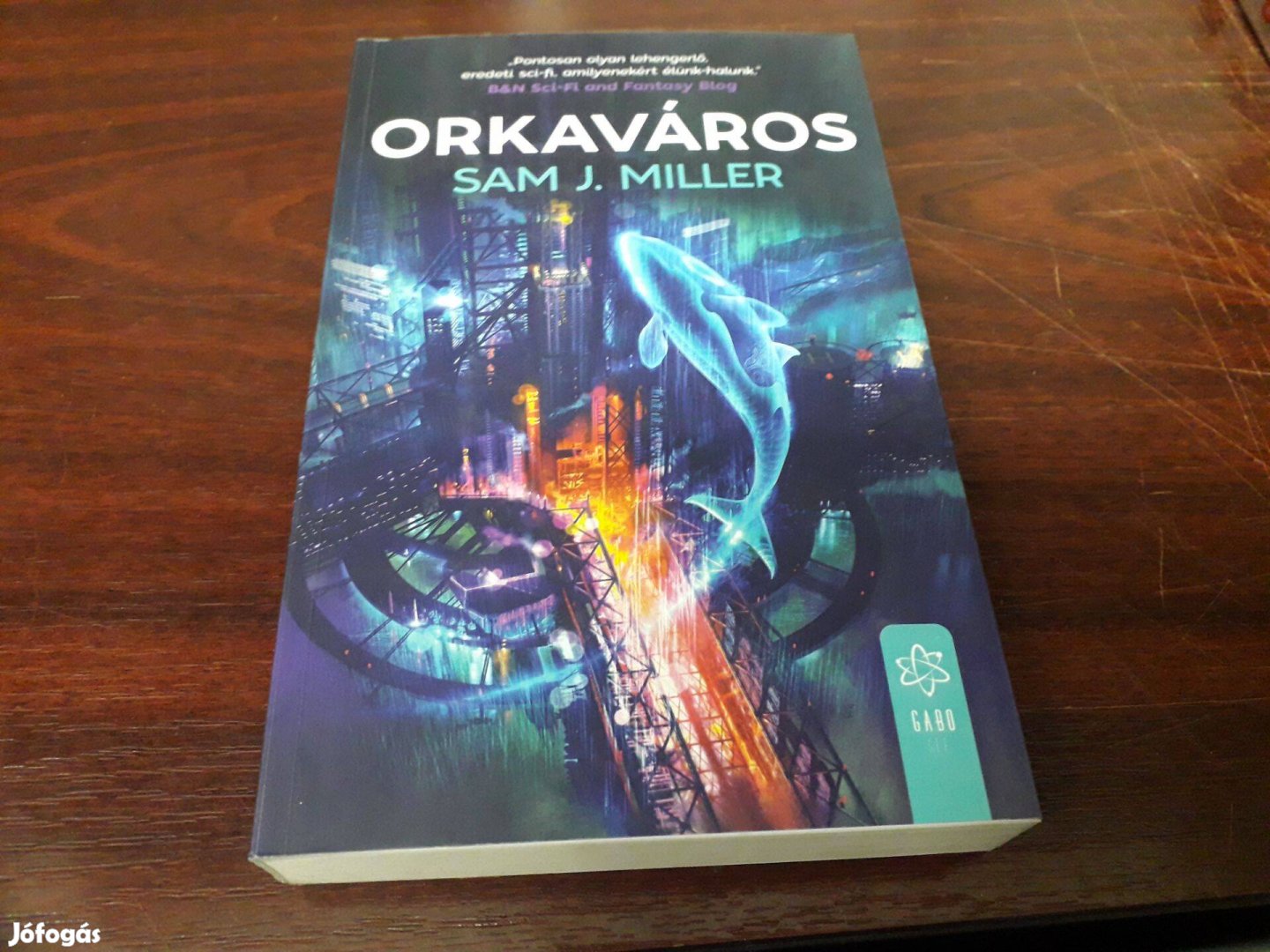 Sam J. Miller - Orkaváros