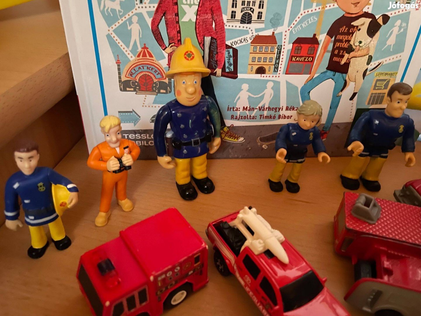 Sam a tűzoltó című mese járgányok és figurák olcsón vihetők