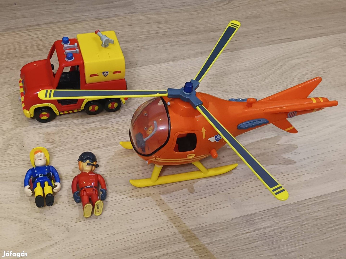 Sam a tűzoltó helikopter 2 figurával