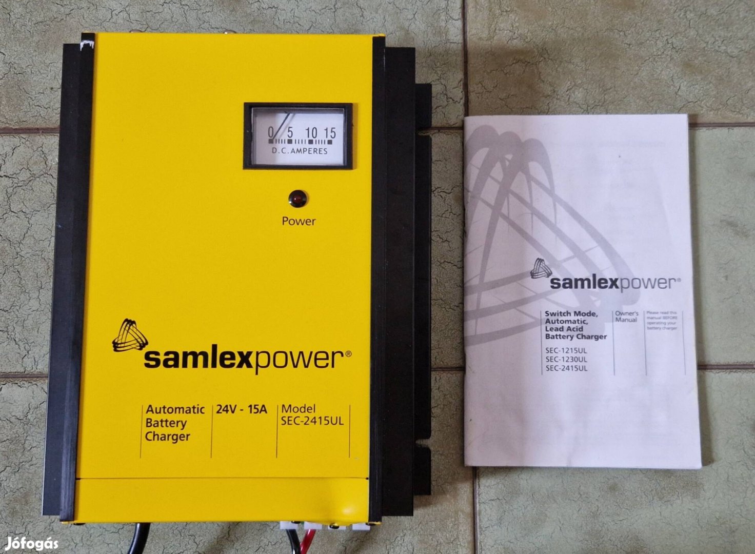 Samlexpower SEC-2415UL akkumulátor töltő 110V-os
