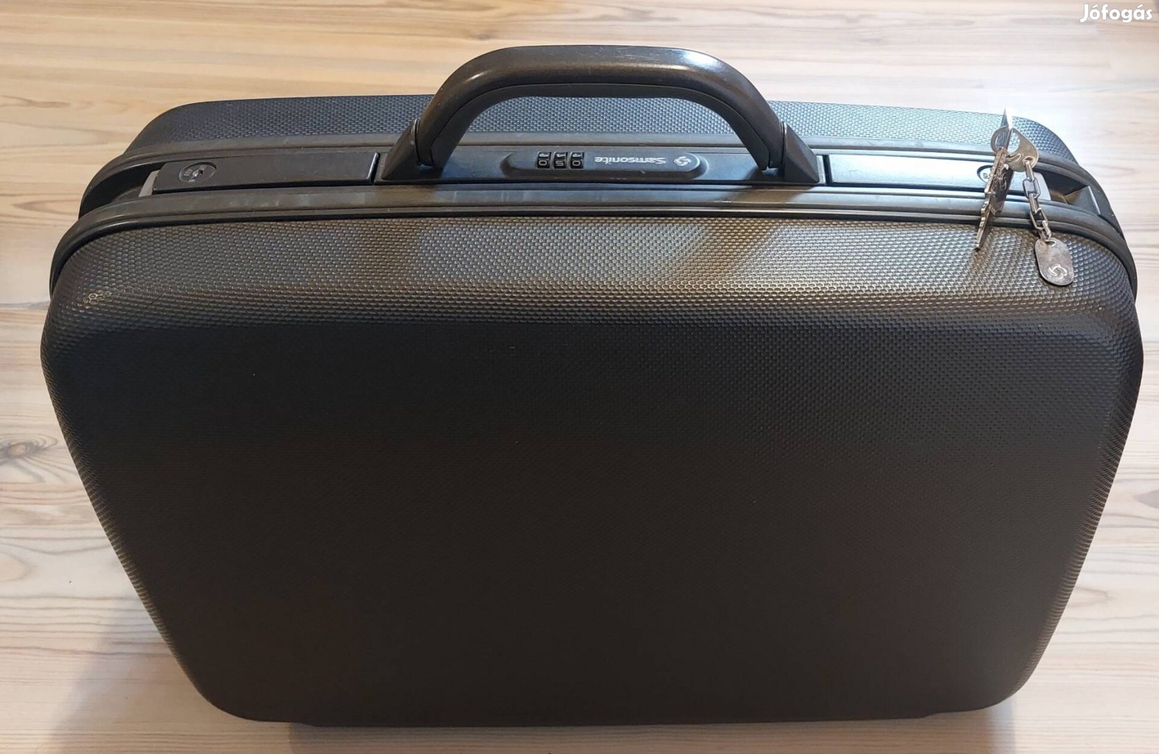 Samsonite 40x51x19 cm börönd eladó