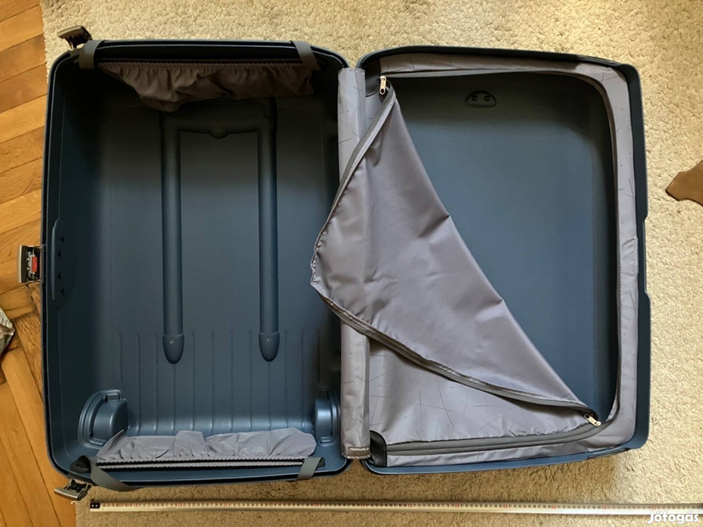 Samsonite 60x80 cm-es, 30 cm mélységű bőrönd kifogástalan állapotban