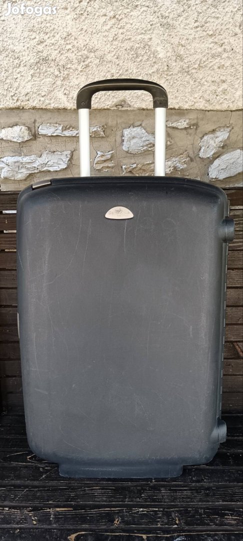 Samsonite XL 77 cm nagy méretű bőrönd 