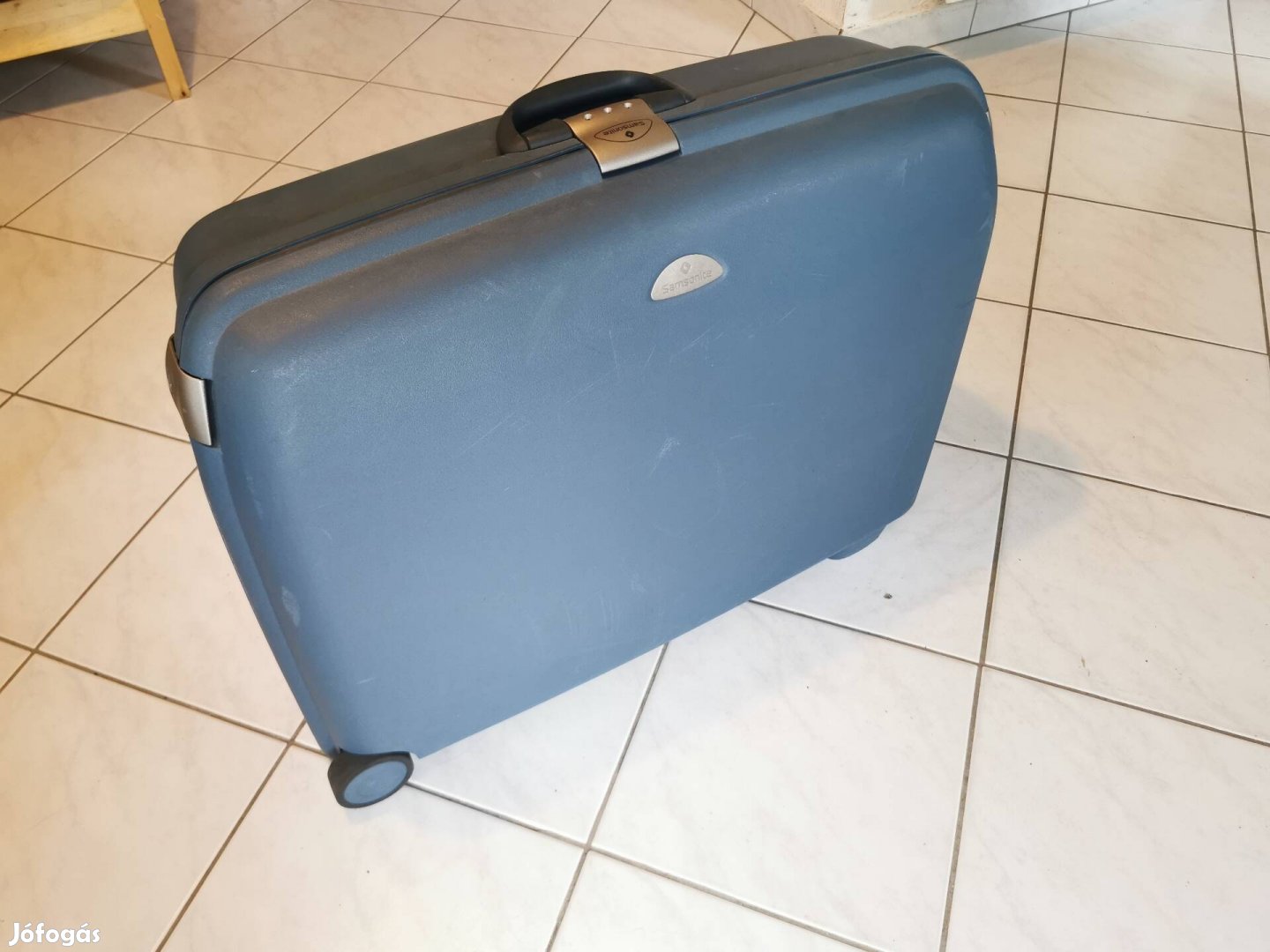 Samsonite bőrönd 70x55x30cm