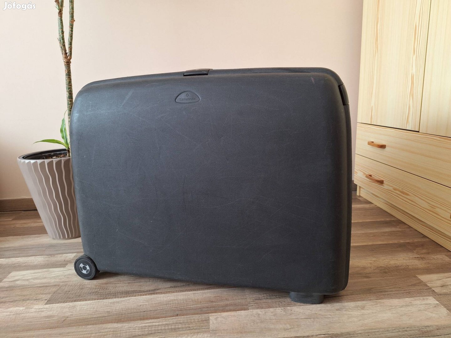 Samsonite bőrönd, törhetetlen