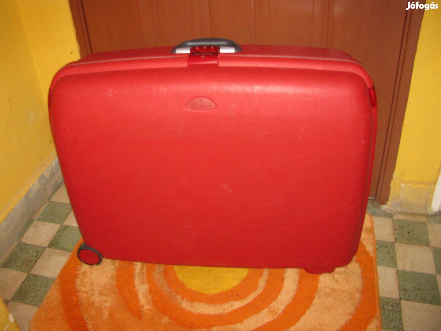 Samsonite gurulós bőrönd, XXL 75x58x26, számzár, törhetetlen