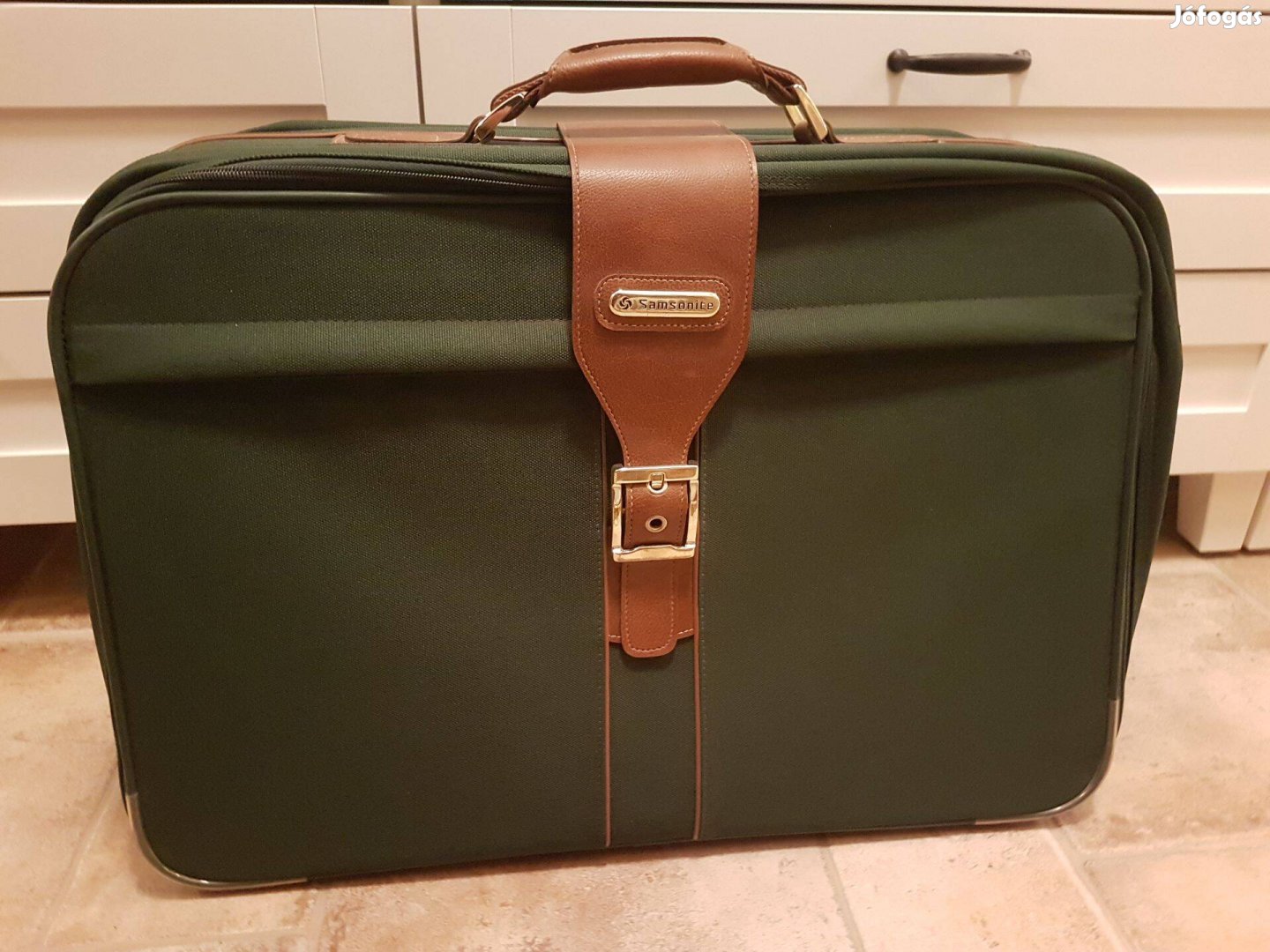 Samsonite gurulós kerekes bőrönd, koffer, utazótáska lakattal, zárható