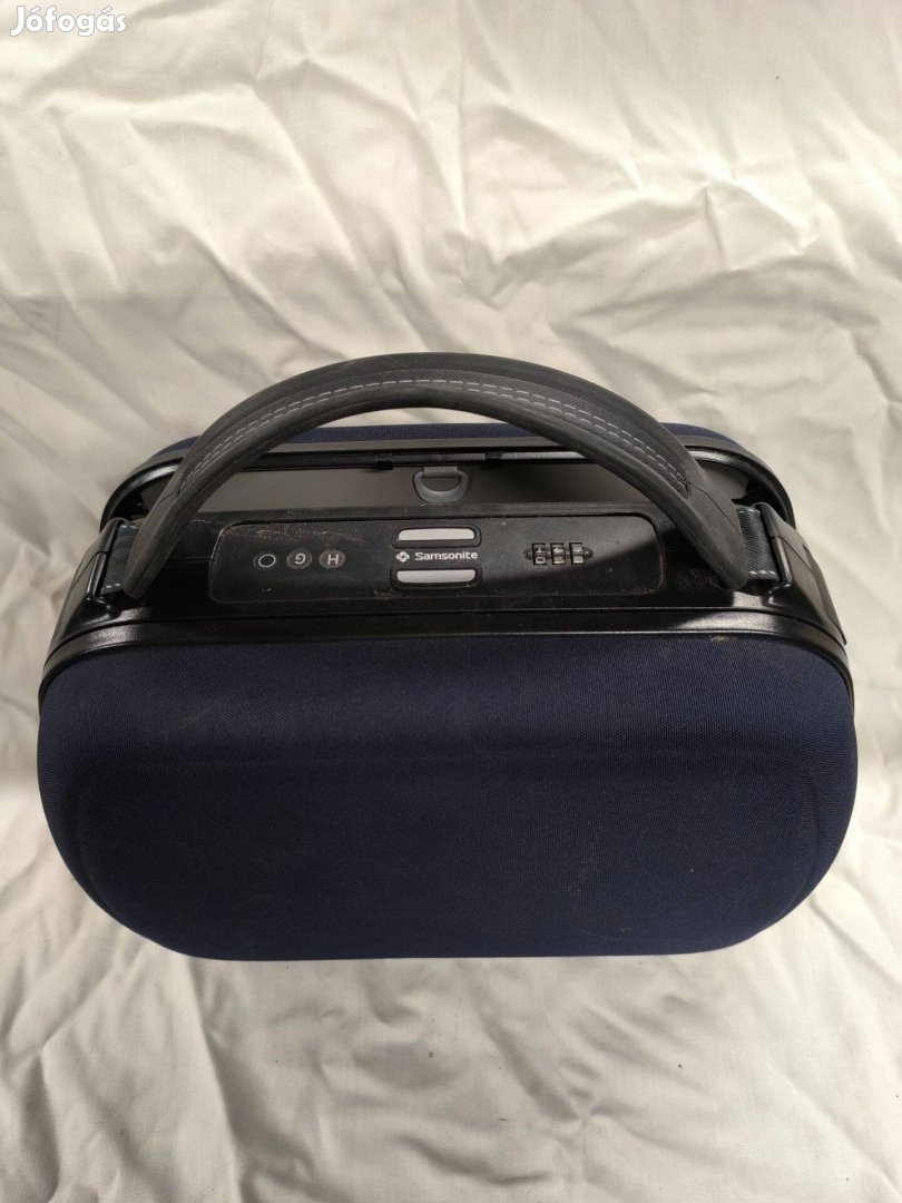 Samsonite mini bőrönd kiváló állapotban eladó