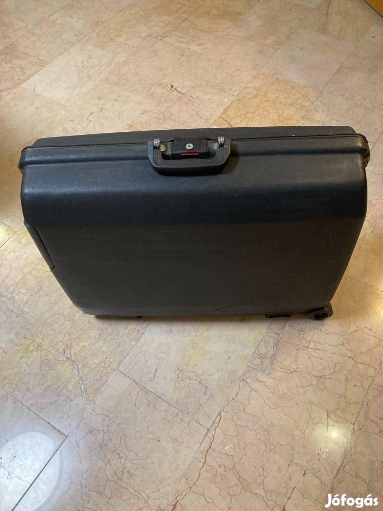 Samsonite műanyag bőrönd