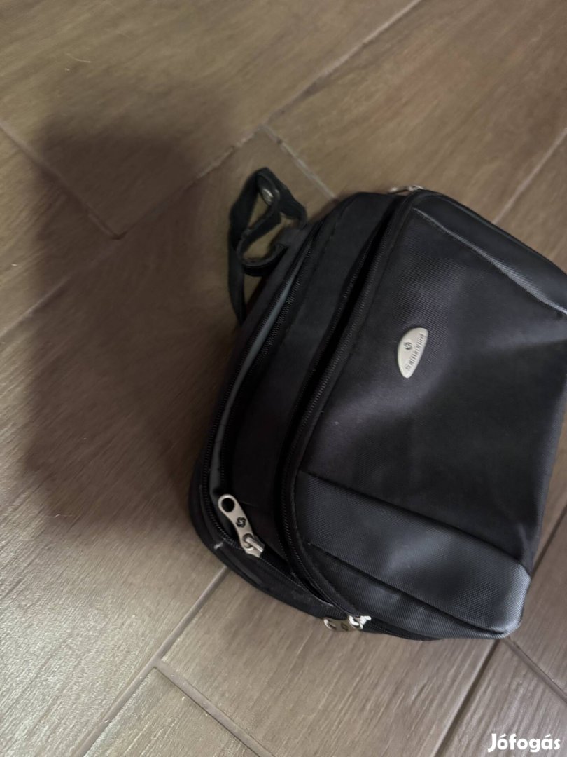 Samsonite neszeszeres kézitáska.