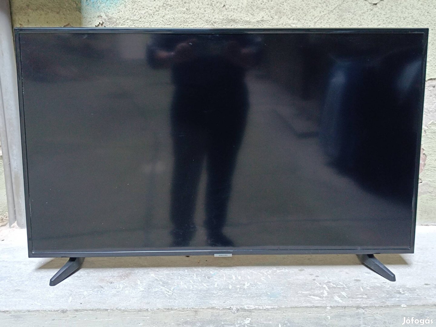 Samsung 108centis uhd 4k smart tévé eladó.